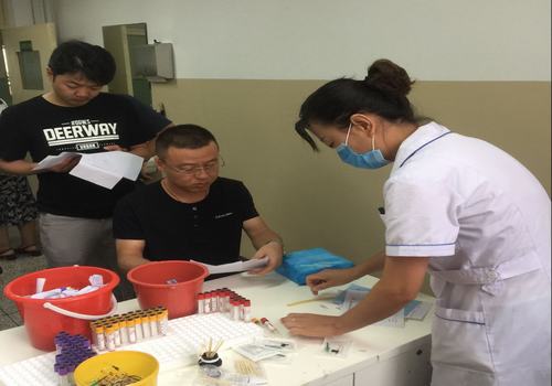 設(shè)備備租賃中心組織員工進(jìn)行“關(guān)愛身心”健康體檢