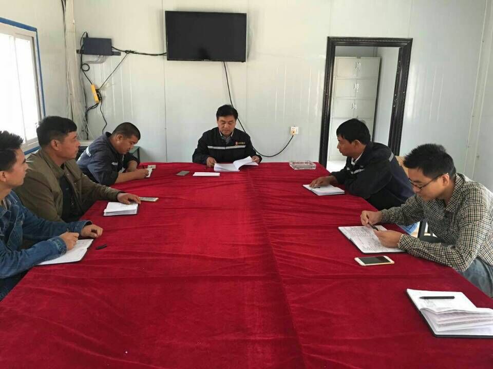 礦建二公司車村項(xiàng)目部黨支部組織學(xué)習(xí)寧董事長(zhǎng)講話精神