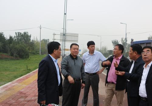 陜煤集團(tuán)總經(jīng)理助理、建設(shè)集團(tuán)聯(lián)合黨委書記、董事長寧興剛節(jié)日期間深入寶雞分公司施工現(xiàn)場視察慰問