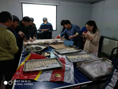 洗選煤運營公司：為職工包上冬至暖心餃子