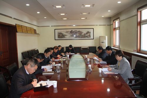 建設(shè)集團聯(lián)合黨委副書記、紀委書記、工會負責(zé)人侯本英深入銅煤公司督導(dǎo)黨委中心組學(xué)習(xí)研討