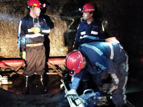 用勞動(dòng)點(diǎn)亮幸福人生 用奮斗譜寫華麗篇章