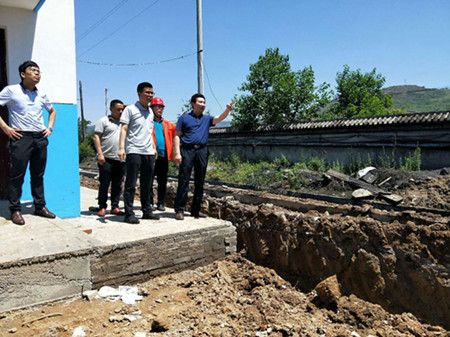 大佛寺礦領(lǐng)導(dǎo)蒞臨陜煤建設(shè)天工公司機電安裝一部施工現(xiàn)場指導(dǎo)工作