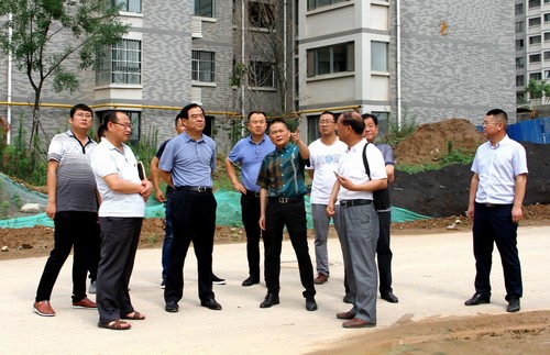 銅川礦業(yè)公司領(lǐng)導(dǎo)深入銅煤1#、2#小區(qū)施工現(xiàn)場回訪檢查項目建設(shè)工作
