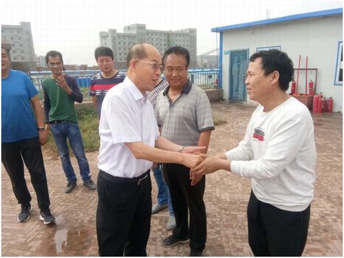 陜煤建設(shè)掘進(jìn)公司：曹家灘項(xiàng)目部喜迎甲方防暑慰問組