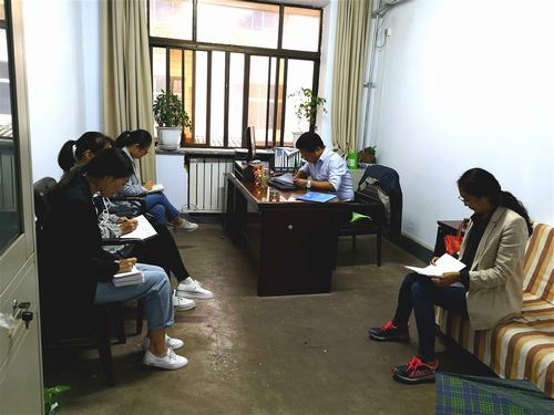 陜煤建設(shè)韓城分公司人社黨支部學(xué)習(xí)先進(jìn)精神向時(shí)代楷模致敬