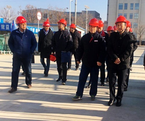 陜煤集團(tuán)基本建設(shè)管理部副經(jīng)理楊忠緒一行蒞臨渭河彬州乙二醇項目生活區(qū)檢查指導(dǎo)工作