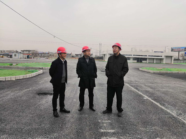 銅川市交通運輸局副局長趙衛(wèi)東深入川耀服務(wù)區(qū)現(xiàn)場檢查指導(dǎo)工作