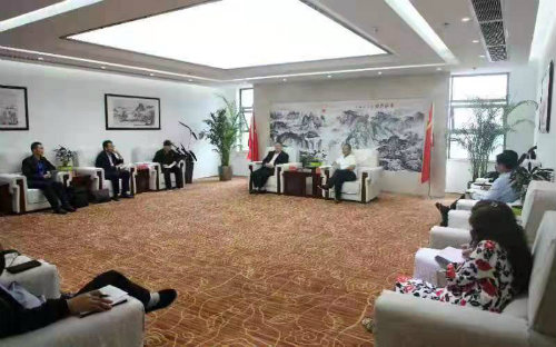 寧興剛代表陜煤集團(tuán)帶隊(duì)考察貴陽高新區(qū)