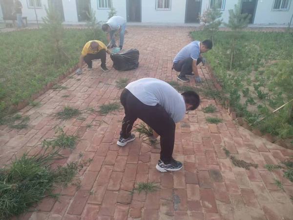 陜煤建設(shè)韓城分公司榆林項目部開展義務(wù)勞動活動增強(qiáng)項目部的向心力