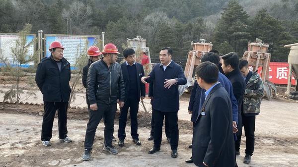 蒲白礦業(yè)公司黨委書記、董事長沈顯華一行蒞臨陜煤建設礦建二公司建莊項目部檢查指導工作