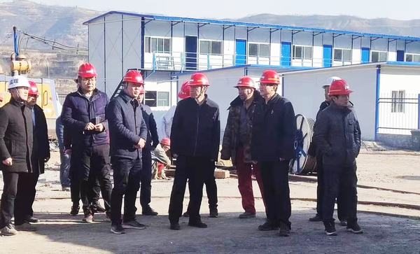 韓城礦業(yè)領導蒞臨陜煤建設礦建二公司王峰項目部檢查指導工作