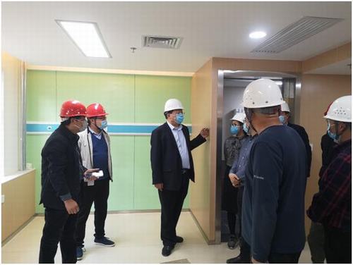 陜煤實(shí)業(yè)集團(tuán)董事長楊百鎖蒞臨咸陽分公司承建的西煤機(jī)養(yǎng)老院項(xiàng)目部檢查指導(dǎo)工作