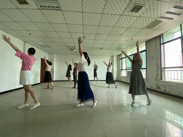 設(shè)計研究院：廣播體操展風(fēng)采 勞逸結(jié)合效率高