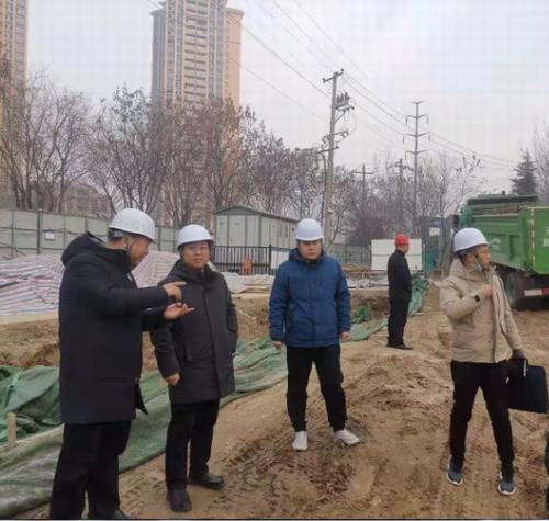 咸陽(yáng)市住建局副局長(zhǎng)馬懷素深入咸陽(yáng)市城市停車場(chǎng)BOT項(xiàng)目檢查指導(dǎo)工作