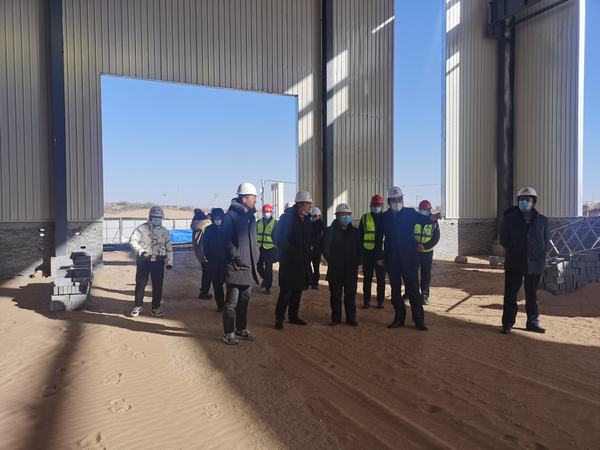 榆林市城市投資經營集團黨委副書記、總經理郝君深入陜煤建設榆林公司杭蕭綠色鋼結構產業(yè)制造基地項目檢查指導工作