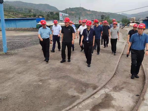 遼寧省煤監(jiān)局遼西分局蒞臨陜煤建設(shè)礦建二公司王峰項目部開展異地檢查督導工作