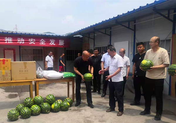 陜煤建設(shè)礦建三公司：學(xué)史歷行，進基層“送清涼”