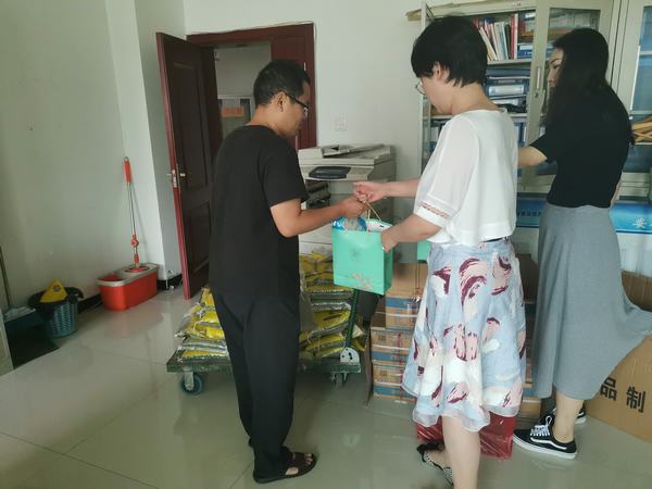 陜煤建設(shè)設(shè)計研究院：炎炎夏日送清涼 款款深情暖人心