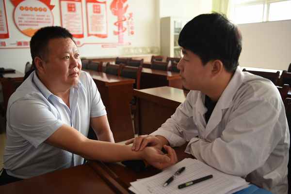 陜煤建設(shè)煤礦運(yùn)營服務(wù)分公司：邀請首都大醫(yī)生走進(jìn)基層一線為職工健康保駕護(hù)航