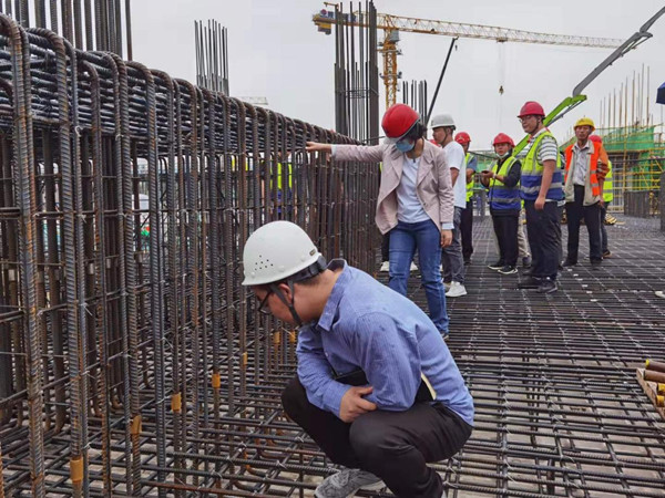 西咸新區(qū)灃西新城開發(fā)建設(shè)集團(tuán)蒞臨灃西新城第五學(xué)校項(xiàng)目檢查指導(dǎo)工作