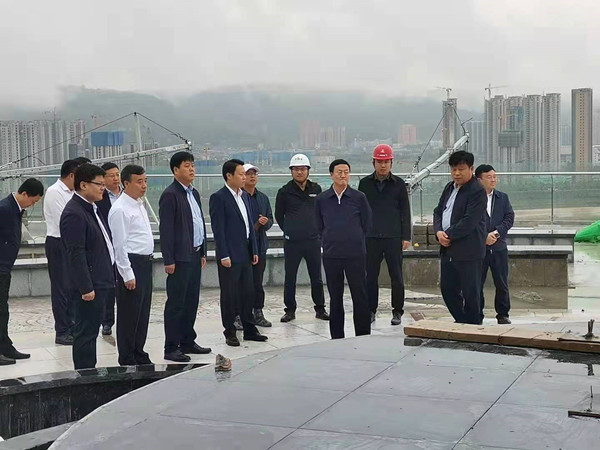 彬州市委書記王宏志、市長(zhǎng)陳加寶一行蒞臨銀西高鐵彬州站前廣場(chǎng)項(xiàng)目檢查指導(dǎo)工作