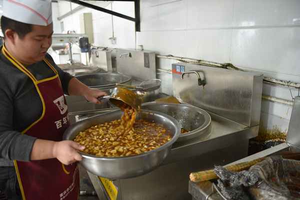 陜煤建設(shè)煤礦運營服務(wù)分公司：把“食”事辦好，讓幸福走上舌尖