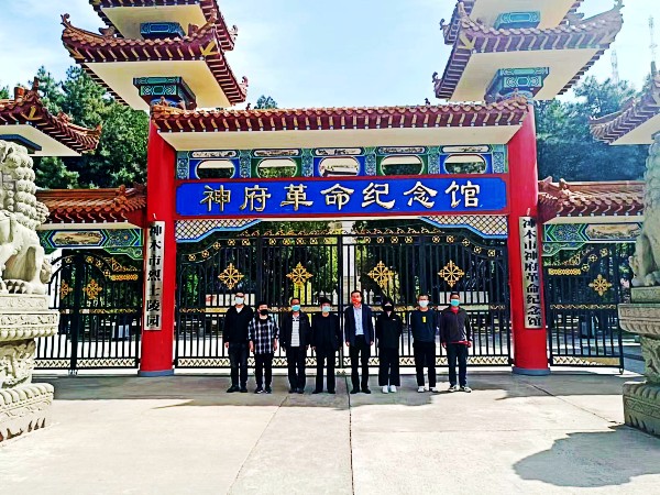 陜煤建設澄合分公司第十二項目部扎實開展“走進革命老區(qū) 汲取奮進力量”五四主題團日活動