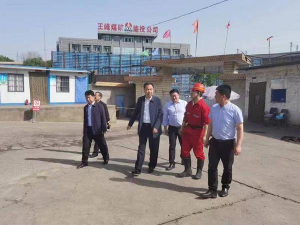 韓城礦業(yè)有限公司董事長(zhǎng)張維新前往陜煤建設(shè)礦建二公司第二項(xiàng)目部檢查指導(dǎo)工作