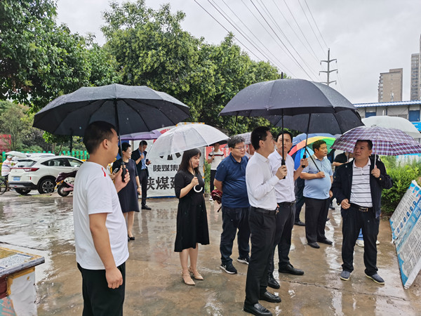 涇陽縣縣長郝瑞耀一行蒞臨涇陽縣西城保障房項(xiàng)目對(duì)防汛工作檢查指導(dǎo)