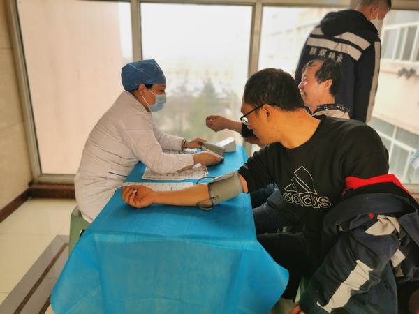 陜煤建設(shè)集團(tuán)洗選煤運營公司澄合山陽運營項目部：新添舉措嚴(yán)把職工“健康關(guān)”