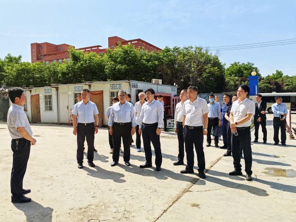 渭南市高新區(qū)管委會主任蔡軍一行到渭北新城疾控中心項目進行調研