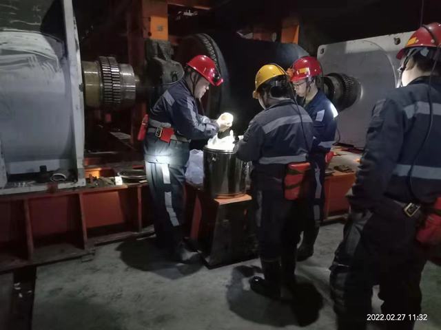 陜煤建設(shè)韓城分公司踐行“四個倡導(dǎo)”見實效之倡導(dǎo)做一名創(chuàng)新型實干型管理者