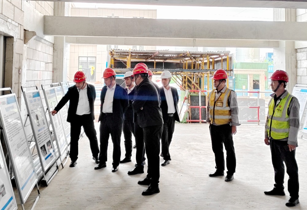 陜煤集團基本建設(shè)部高級主任師楊景輝一行深入陜煤建設(shè)銅煤公司承建的檸條塔新建3#、4#員工公寓樓項目檢查指導(dǎo)工作