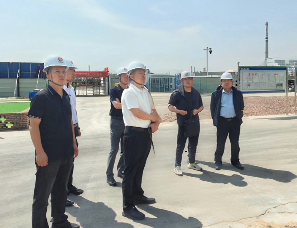 榆林市城鎮(zhèn)建設(shè)服務(wù)中心副書記韋宏剛一行深入天工公司基層項(xiàng)目現(xiàn)場檢查指導(dǎo)