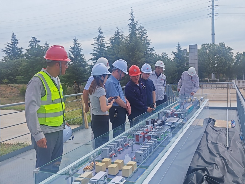 陜煤集團基本建設(shè)管理部高級主任師黃社民一行蒞臨陜煤建設(shè)承建的年產(chǎn)四萬噸高檔鋰電電解銅箔項目檢查指導(dǎo)工作