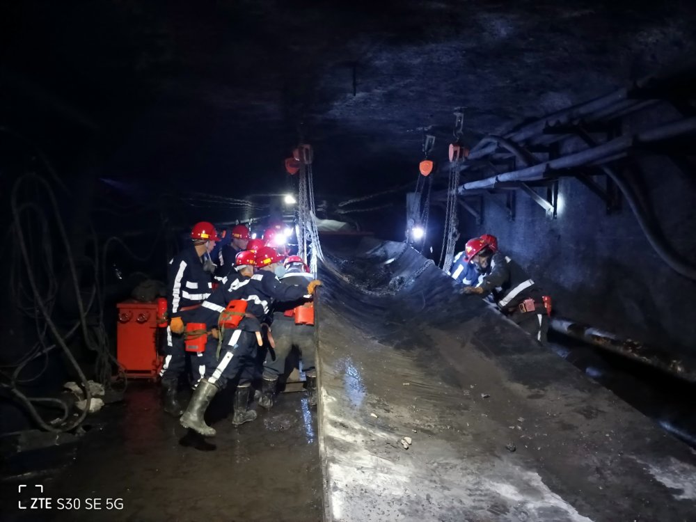 班班聯(lián)動(dòng)、環(huán)環(huán)相扣！陜煤建設(shè)韓城分公司張家峁項(xiàng)目部“雙一流”班組打造安全生產(chǎn)“動(dòng)態(tài)防護(hù)鏈”