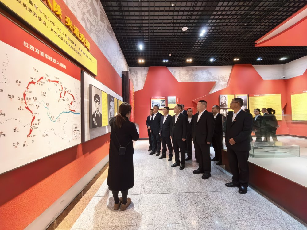 陜煤建設(shè)漢中分公司開展“傳承紅色基因 勇?lián)ㄔO(shè)使命”主題黨日活動